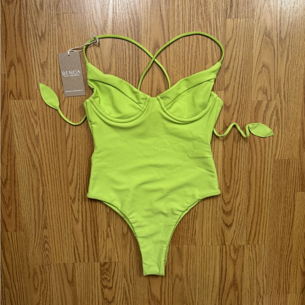 NWT Benoa Paia Onepiece in Starfruit